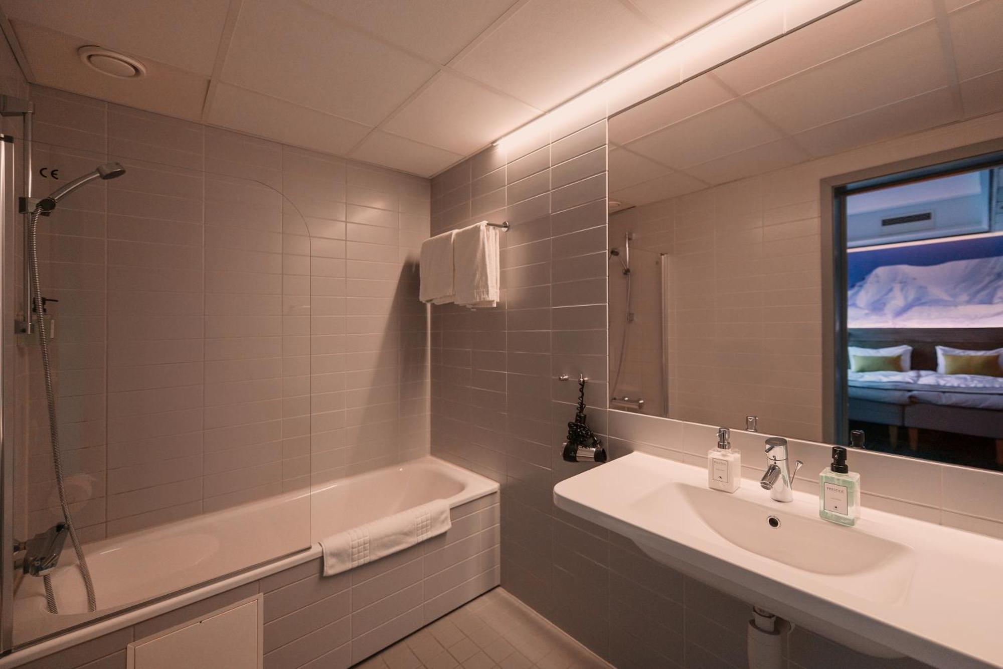 Svalbard Hotell | Polfareren Longyearbyen Exteriér fotografie